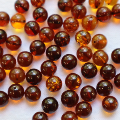 9.5 - 10mm Natural Baltic Amber Round Drilled Cognac Alluregem E2600