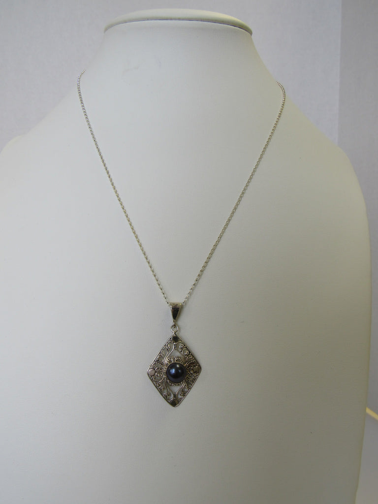 925 Sterling Silver Freshwater Pearl  Pendant Necklace 4 gm   18 "   Alluregem S1269