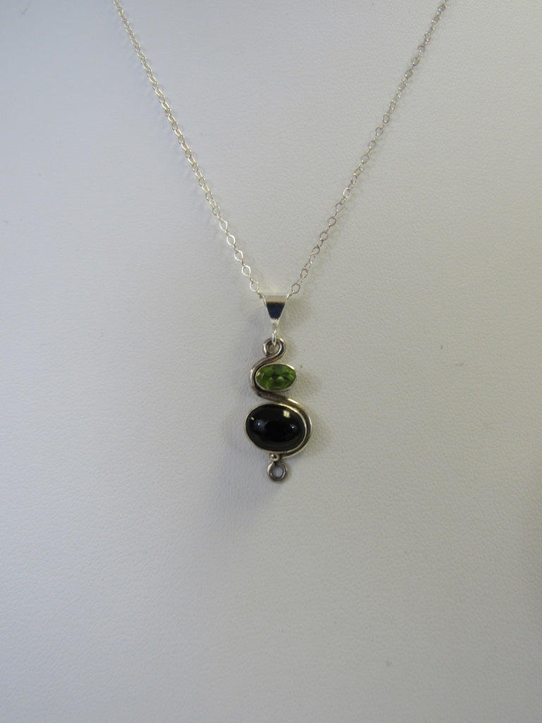 925 STERLING SILVER BLACK ONYX & PERIDOT PENDANT NECKLACE 2.51 gm 18" ALLUREGEM S1362