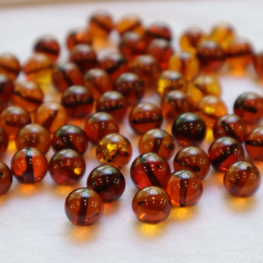 8mm Natural Baltic Amber Round Cognac Drilled 2mm hole E2601